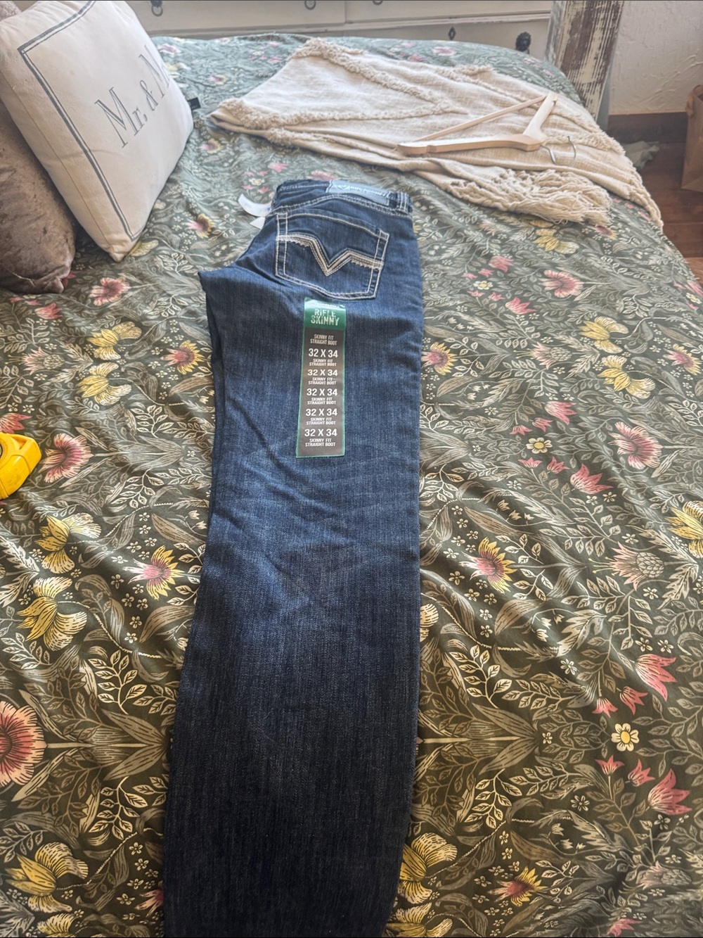 Slim Straight Men's Jeans in Dark Blue by Unknown Brand